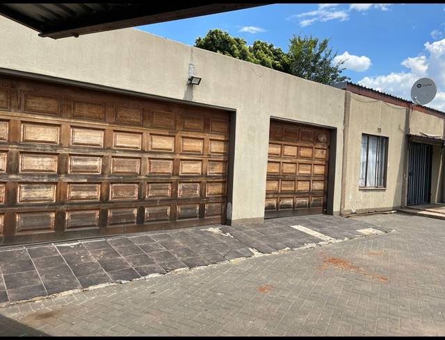 3 BEDROOM HOUSE TO LET IN VANDERBIJLPARK SE 1